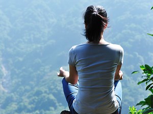 Guided Visualization Meditation 101: The Complete Guide with Scripts & Techniques