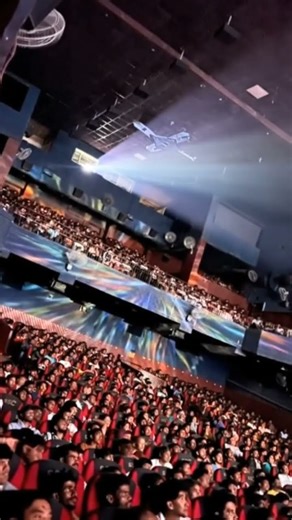 devil movie| edre nemdiyagirbeku song at siddeshwar theatre bangalore | shorts