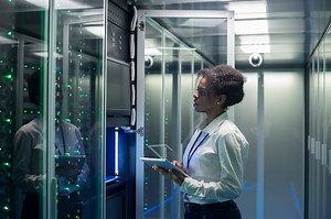 The Plain-English Guide to Data Warehouses [+ Examples]