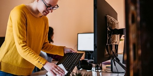 How To Clean Greasy Keyboard Under 5 Minutes? (It's Easy!)