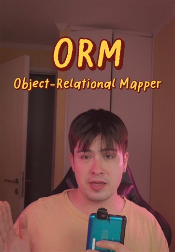 En este video hablo sobre qué es un ORM y cómo funciona como puente entre el código y la base de datos. Muestro cómo se mapean tablas a modelos, columnas a propiedades y relaciones entre entidades, evitando escribir SQL directamente y trabajando de forma más estructurada y mantenible. #ORM #Backend #Programacion #SQL #DesarrolloDeSoftware