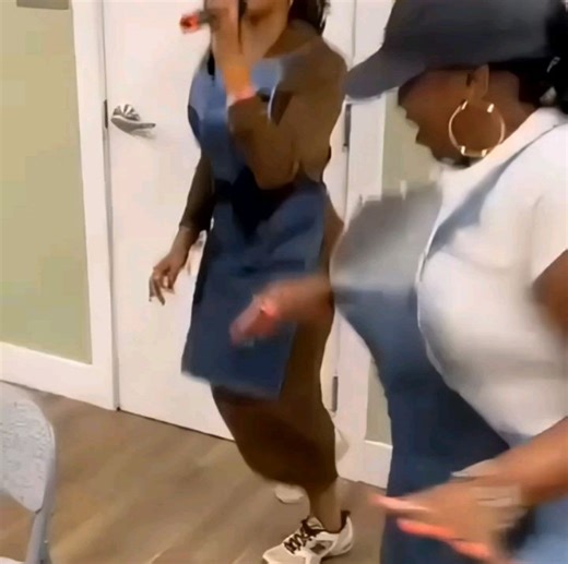 Compton Wellness Collective on Instagram: "Join us for an unforgettable evening of connection & community!!!. Sips, Strokes, Songs blends the joy of painting with karaoke style music, delicious 21+ drinks, and the creative guidance of CWC art wellness practitioners. Pull up on ussssss!!!!! It's always a good time! �Date: Friday, January 16th Time: 6pm-8pm Location: The Compton Wellness Center Donation: $25"