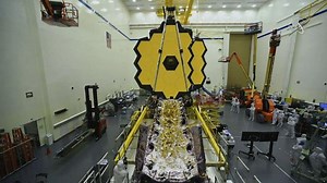Nasa James Webb Telescope opens huge 'golden eye'