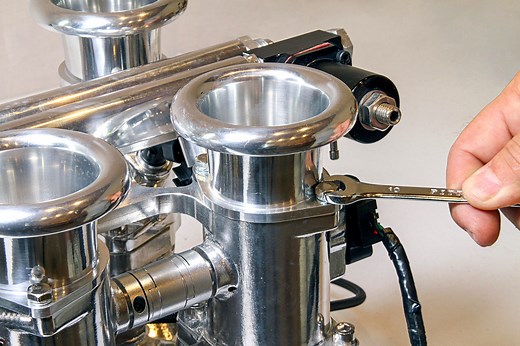Ready-To-Run, Vintage-Looking Eight-Stack EFI Intake System