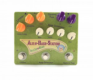 Buy Alien Bass Station (Compressor/Amp Simulator/Gamma-Fuzz) Bass Pedal - Analog Alien For Sale