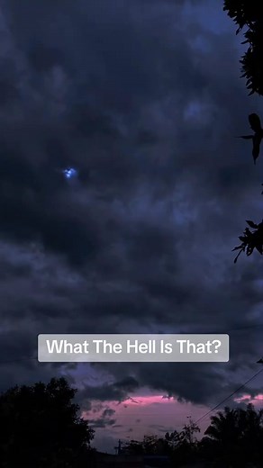 1.6K views · 15 reactions | What the hell ist that! UFO caught live on camera! Did the Alien Invasion start! Connected to 3aI/Atlas For entertainment purposes. #ufo #alieninvasion #3Iatlas #projectbluebeam #ufosighting | LIZI | Facebook
