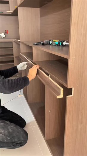 Septemberstore on Instagram: "Installing cabinet handles — perfect alignment, solid grip, clean finish! Careful measuring and precise drilling to mount the handles straight and secure. Small detail, huge aesthetic upgrade — extremely satisfying 🪛✨ ALL PRODUCTS IN VIDEO DESCRIPTION — check bio 🤝 #cabinethandles #furniturehardware #installationwork #interiorwork #satisfying #DIYprojects #homeimprovement #workshoplife"