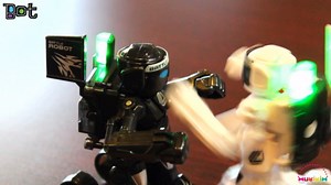 KO Bot - 2 Player RC Boxing Robots Fight To Win! Remote Control Battle Robot Toys For Kids With Cool Light & Sound Effects. Gesture Sense/Controller 2 Operating Modes! 5 Punches To K.O. Your Opponent!