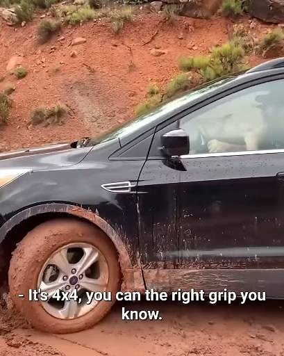 Rescuing stuck car from the mud! | Matt's Offroad Recovery