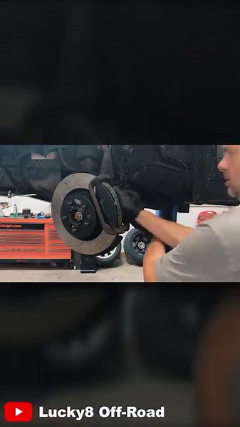  Swapping out the calipers on the LR3/LR4 doesn't have to be a headache. This step-by-step guide makes it look like a breeze. ️ Full install available on YOUTUBE!! https://youtu.be/QQcmZqatT_4?utm_campaign=meetedgar&utm_medium=social&utm_source=meetedgar.com #Lucky8offroad #landroveroffroad #install #landroverowners #defender #LR3 #LR4 #Landroverdiscovery #offroad #offroading #offroad4x4 #offroadtrip #4x4 #4x4life #4x4offroad #onelifeliveit | Lucky 8 LLC | Facebook