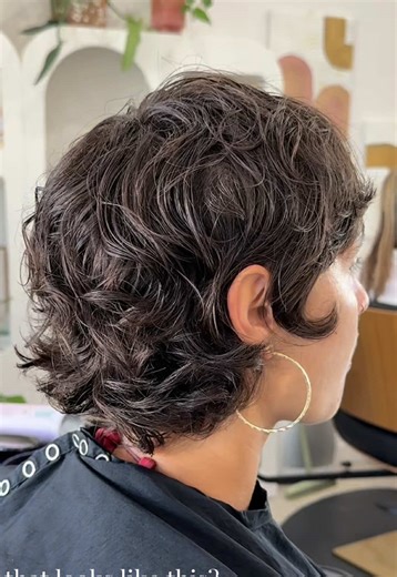 For the first time, my bestfriend and I will be taking a lucky individual under our wing as an apprentice! The two of us were mentored by my aunt @Lotus Den Hair Studio as apprentices at 16 which has shaped us into the stylists we are today!! We couldn’t be more excited to extend our knowledge and skills towards people who are eager to follow the same path we have, the best path in our humble opinion.⭐️🍀👯‍♀️♥️ @emmersonengle —#apprenticeship #oceansidehairstylist #hairstylist #oceansideca #lot