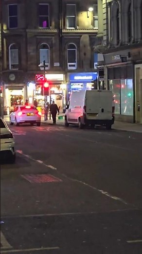 Glasgow Live Cam | View from a bus stop at night | #livecam #glasgow #peoplewatching #cityscapes