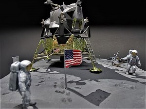 Revell First Lunar Landing Apollo 11 50th Armstrong Aldrin 1/48 Scale Model Review 85-5094