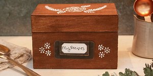 This DIY Recipe Box Is the Heartfelt Homemade Gift You're Looking For