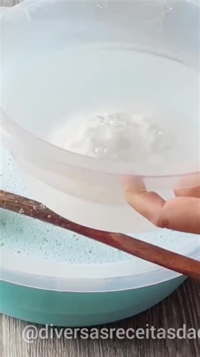 51K views · 2.6K reactions | Sabão Líquido Sem SODA Sem Óleo e Não Precisa RALAR Sabão com 4 ingredientes Rende 10L Receita completa está no vídeo  #sabão #dicas #economia | Canal Diversas Receitas da Deia | Facebook