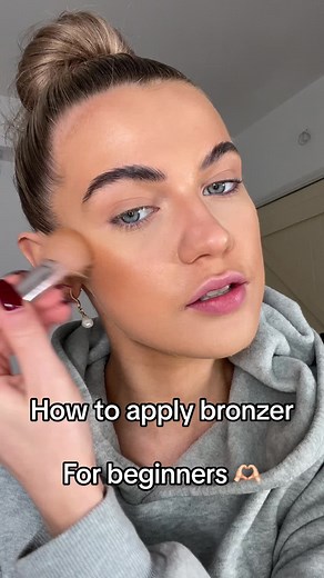 Easy Bronzer Tutorial: Flawless Application for Beginners