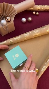 4.3M views · 84K reactions | How to make a pretty gift  #advent #christmas #DIY #tutorial #fyp #wrappinggifts #weihnachten #diyproject #diycraft #wrap #hack #swieta #prezent #xmas #viral #viralvideo #videoviral #viraltiktok #tiktok #trending #herbst #gift | everhand | Facebook