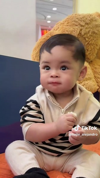 Unang Gupit ni Marco: Ang Kakaibang Karanasan 💇✨