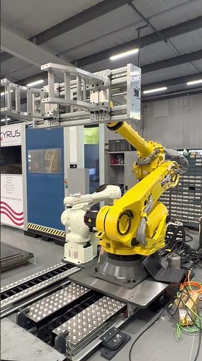 FANUC R2000 Robot with Kyrus Gripper