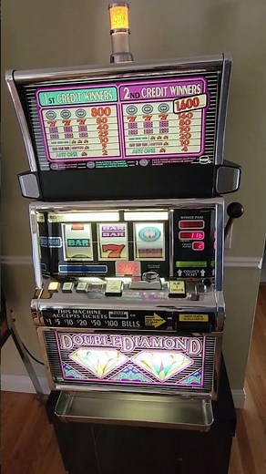 IGT Slot Machine S2000 "Double Diamond" w/ Backlit Reels