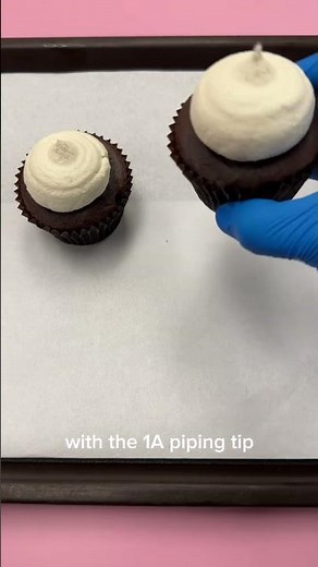 HOW TO MAKE FLAT-TOP CUPCAKES