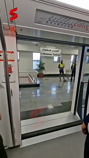 9.1K views · 232 reactions | ⚡️ في الوقت اللي المصريين بيركبوا ويعملوا أول تجربة أداء للتشغيل التجريبي لمونوريل شرق النيل، أحمد الشرع دخل البيت الابيض من سلم الخدامين . . #قناة_SUMMARY #مصر #المونوريل #الشرع #سياسة #مصر #أخبار #محمد_ممدوح #عاجل | Summary Channel | Facebook