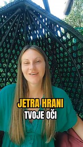 Jetra hrani oči. Kada je zatrovana ili iscrpljena, oči među prvima stradaju. U tradicionalnoj medicini, jetra je zadužena za regulaciju krvotoka. Ako jetra ne funkcioniše optimalno, oči dobijaju manje kiseonika i hranljivih materija – što dovodi do zamućenog vida, suvoće i osećaja napora. 🧠 Psihosomatika: Jetra je povezana sa potisnutim besom i neizraženim emocijama. Kada ne izbacimo ono što nas „jede iznutra“, jetra pati – a naš pogled na svet postaje zamućen, bukvalno i metaforički. Oči tada 